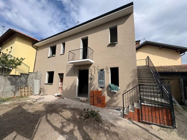 appartamento in vendita a Casorate Primo