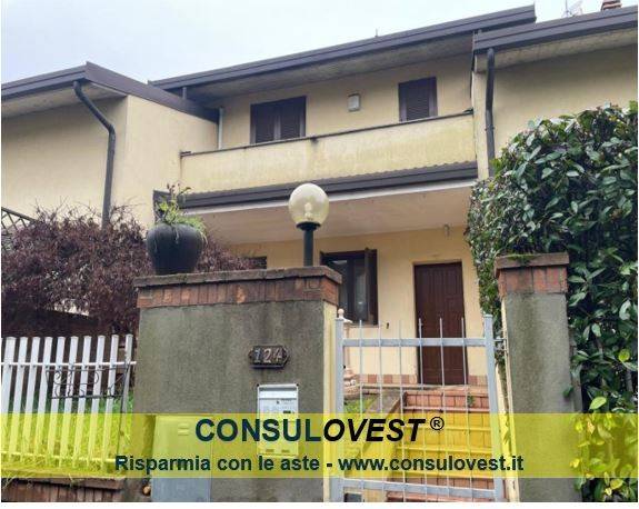 casa indipendente in vendita a Casorate Primo