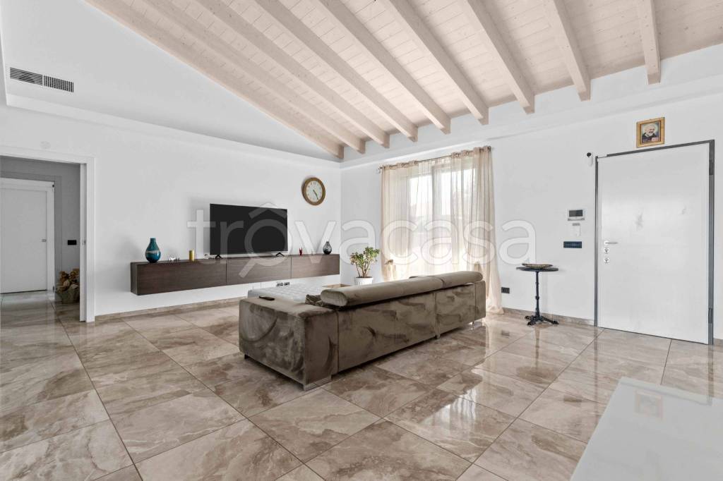 casa indipendente in vendita a Casorate Primo