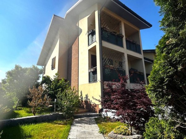 casa indipendente in vendita a Casorate Primo