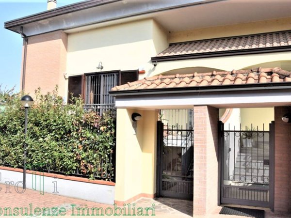 casa indipendente in vendita a Casorate Primo