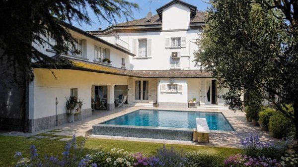 casa indipendente in vendita a Casorate Primo