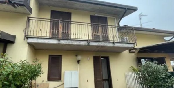 casa indipendente in vendita a Casorate Primo
