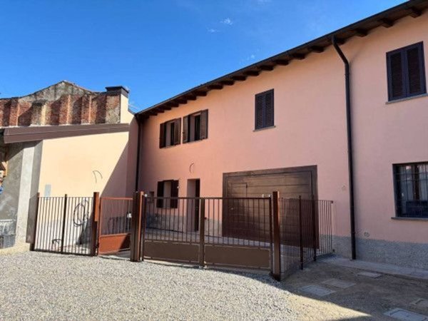 casa indipendente in vendita a Casorate Primo