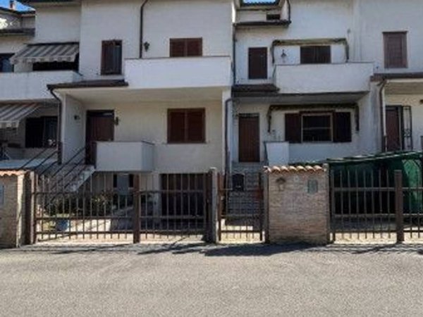 casa indipendente in vendita a Casorate Primo