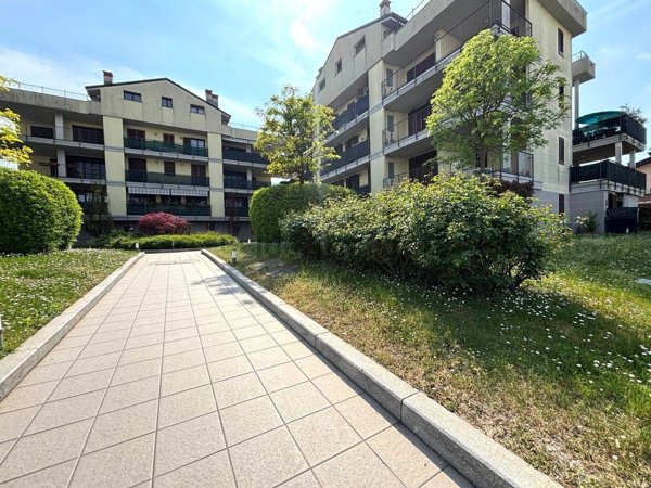 appartamento in vendita a Casorate Primo