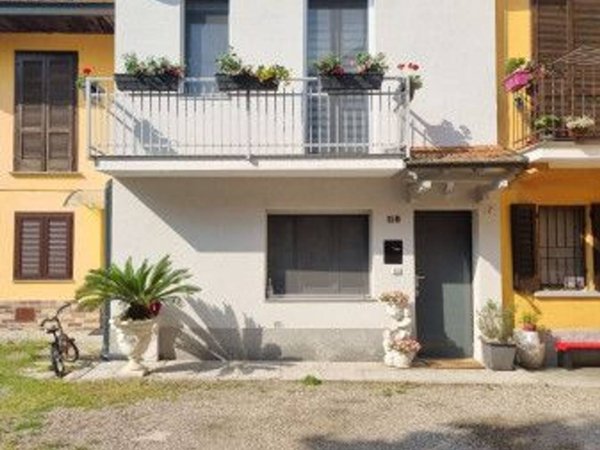 casa indipendente in vendita a Casorate Primo