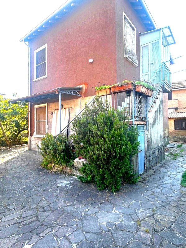 casa indipendente in vendita a Casorate Primo