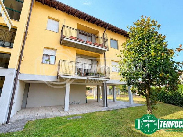 appartamento in vendita a Casorate Primo