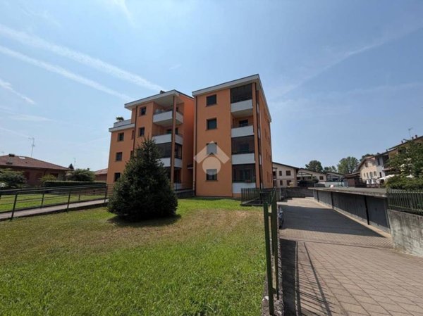 negozio in vendita a Casorate Primo