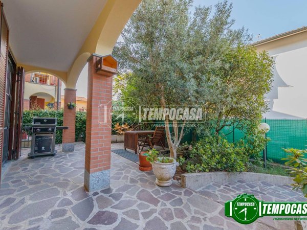 casa indipendente in vendita a Casorate Primo