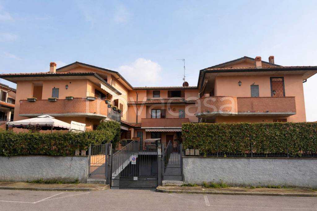 appartamento in vendita a Casorate Primo