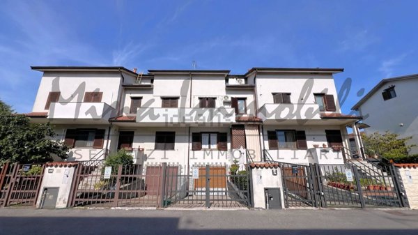 casa indipendente in vendita a Casorate Primo