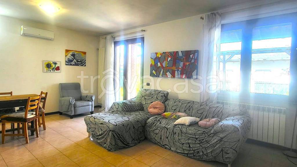 casa indipendente in vendita a Casorate Primo