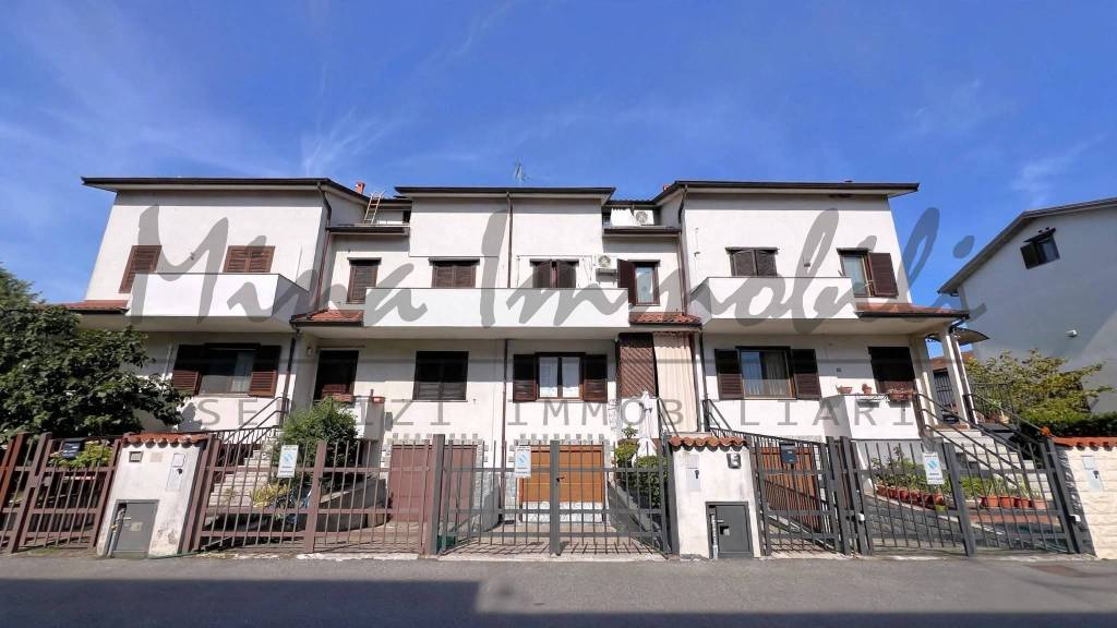 casa indipendente in vendita a Casorate Primo
