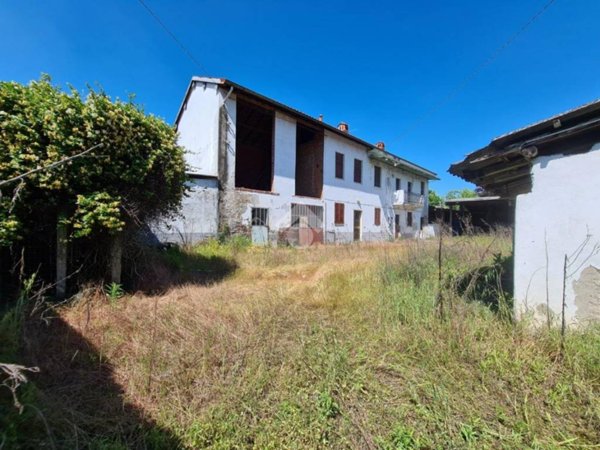casa indipendente in vendita a Cassolnovo in zona Molino Del Conte