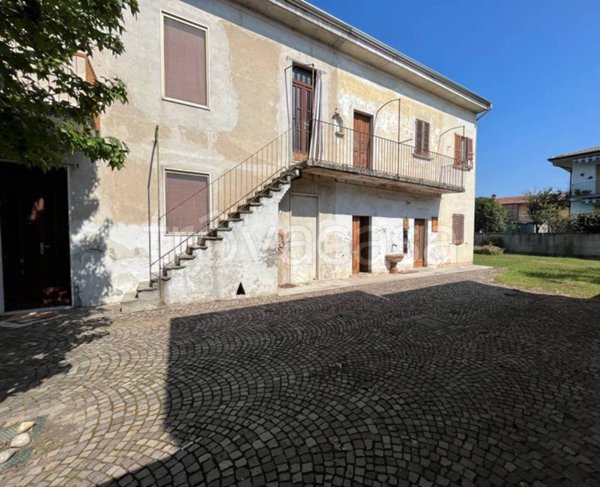 casa indipendente in vendita a Cassolnovo