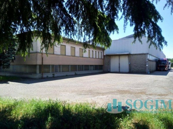 capannone in vendita a Cassolnovo
