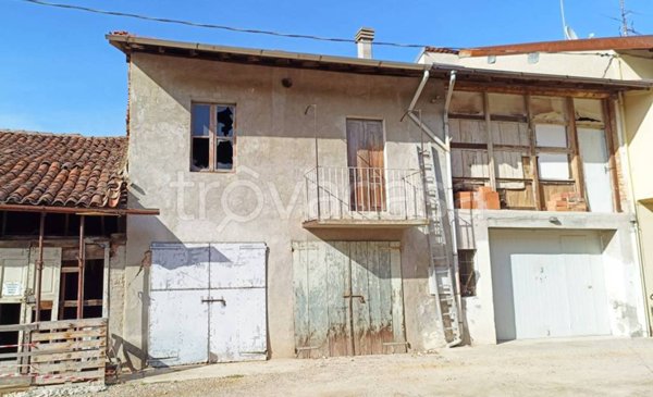casa indipendente in vendita a Cassolnovo