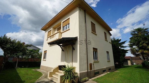 casa indipendente in vendita a Cassolnovo