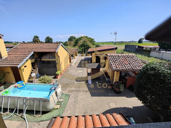 casa indipendente in vendita a Cassolnovo