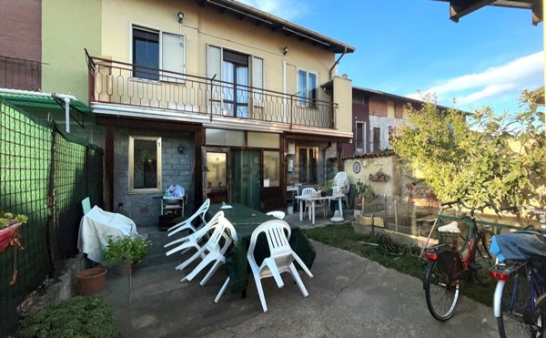 casa indipendente in vendita a Cassolnovo