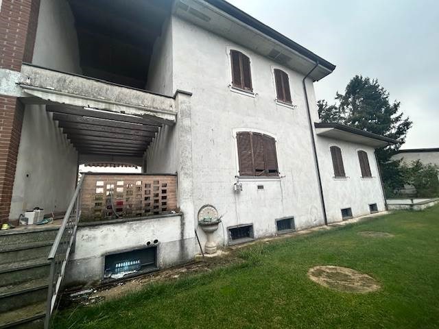 casa indipendente in vendita a Cassolnovo