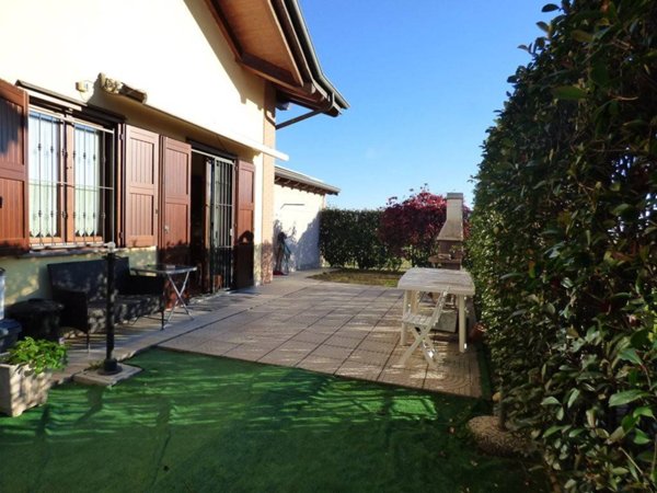 casa indipendente in vendita a Cassolnovo in zona Molino Del Conte