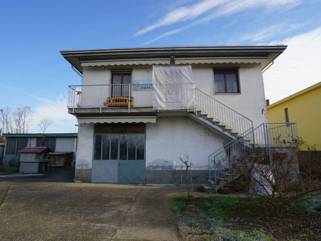 casa indipendente in vendita a Cassolnovo
