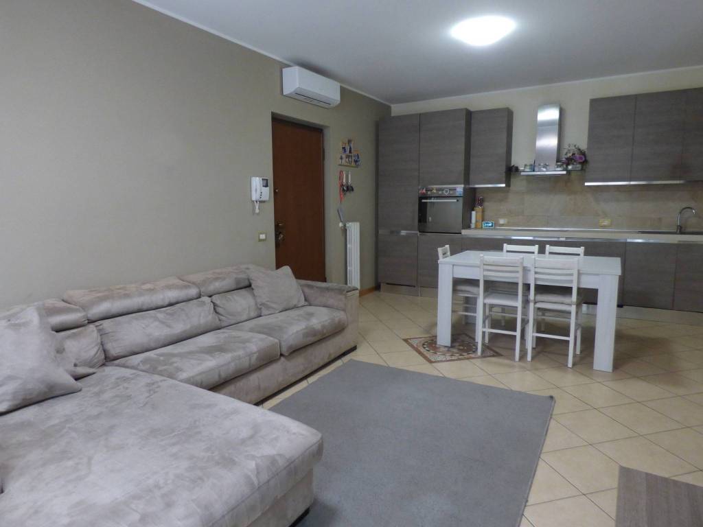 appartamento in vendita a Cassolnovo in zona Molino Del Conte