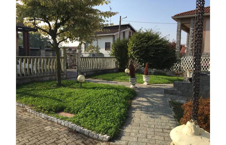 casa indipendente in vendita a Cassolnovo in zona Molino Del Conte