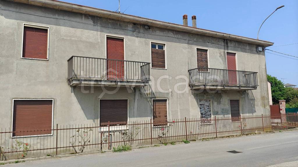 casa indipendente in vendita a Cassolnovo