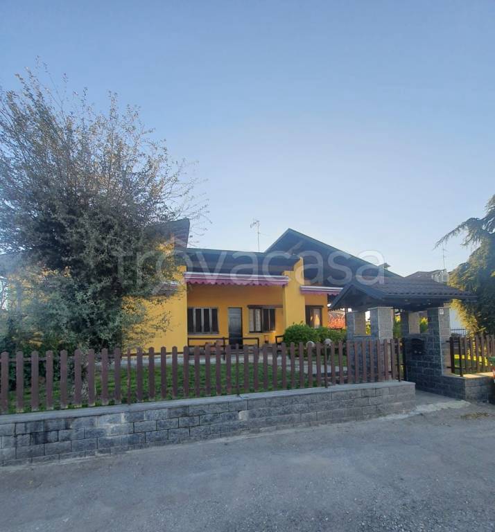 casa indipendente in vendita a Cassolnovo in zona Molino Del Conte