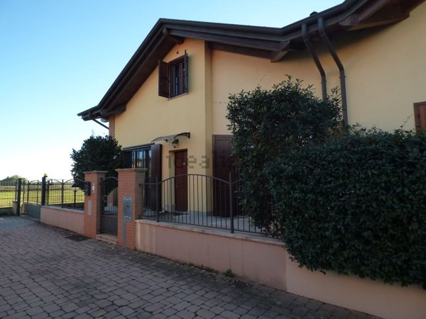casa indipendente in vendita a Cassolnovo in zona Molino Del Conte