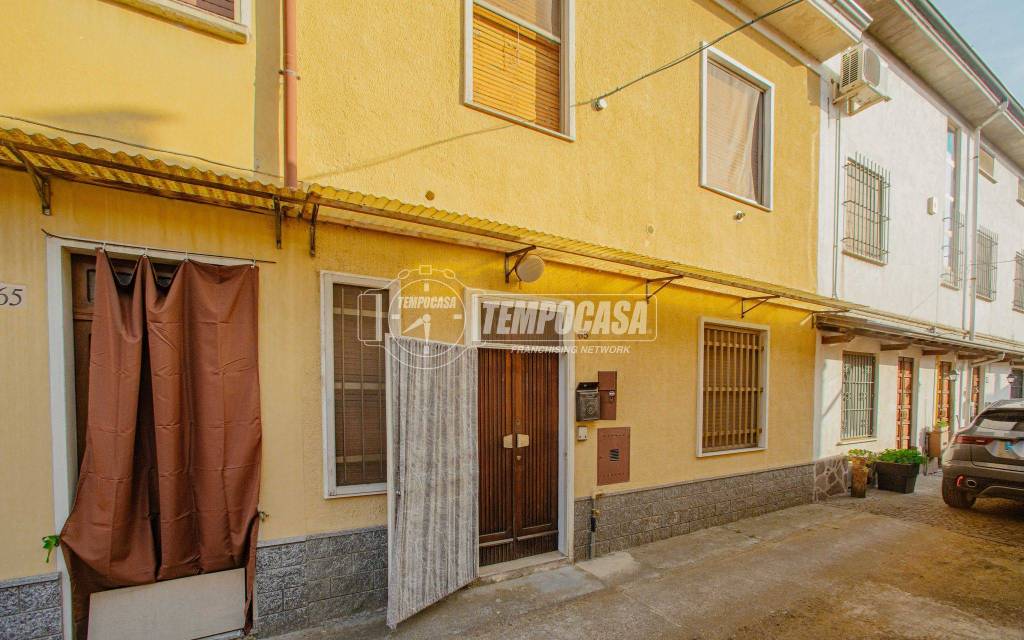 casa indipendente in vendita a Cassolnovo