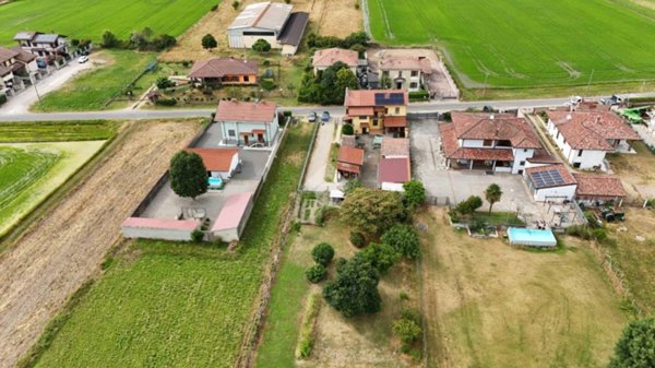 casa indipendente in vendita a Cassolnovo