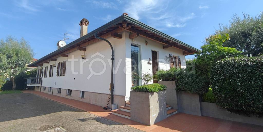 casa indipendente in vendita a Cassolnovo