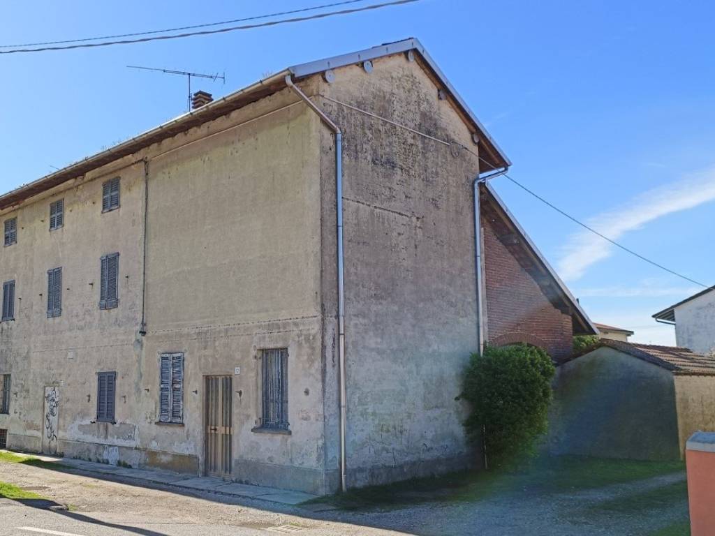 casa indipendente in vendita a Cassolnovo in zona Molino Del Conte