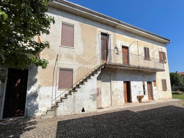 casa indipendente in vendita a Cassolnovo