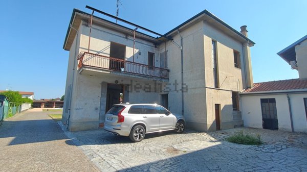 casa indipendente in vendita a Cassolnovo
