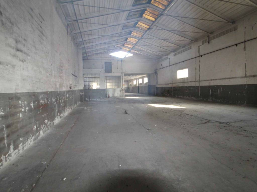 locale commerciale in vendita a Cassolnovo