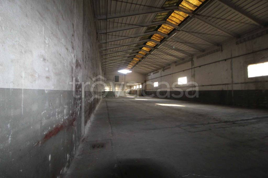 locale commerciale in vendita a Cassolnovo