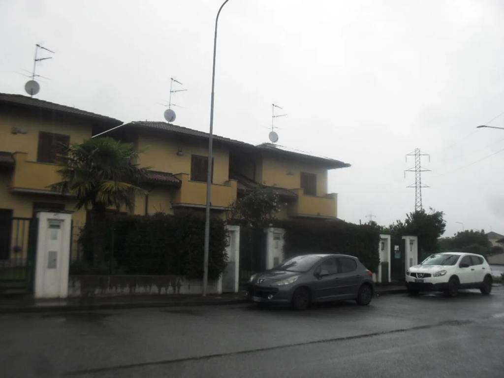 casa indipendente in vendita a Cassolnovo