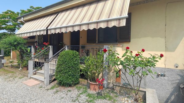casa indipendente in vendita a Cassolnovo