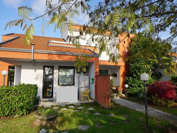 casa indipendente in vendita a Cassolnovo