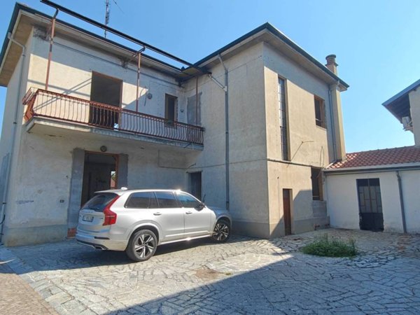 casa indipendente in vendita a Cassolnovo