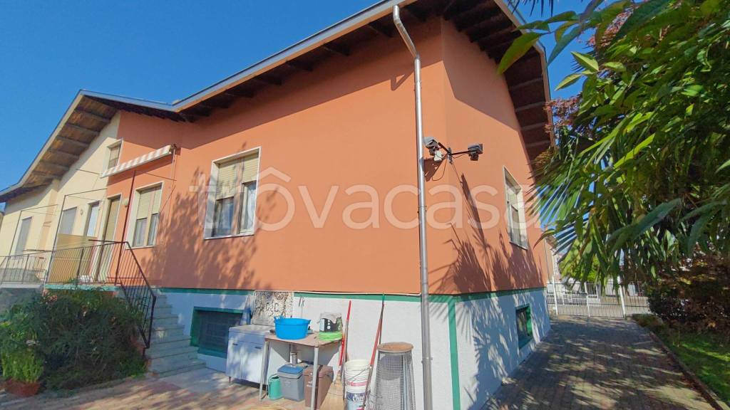 casa indipendente in vendita a Cassolnovo