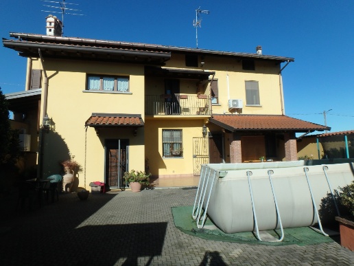 casa indipendente in vendita a Cassolnovo