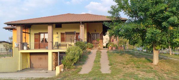 casa indipendente in vendita a Cassolnovo