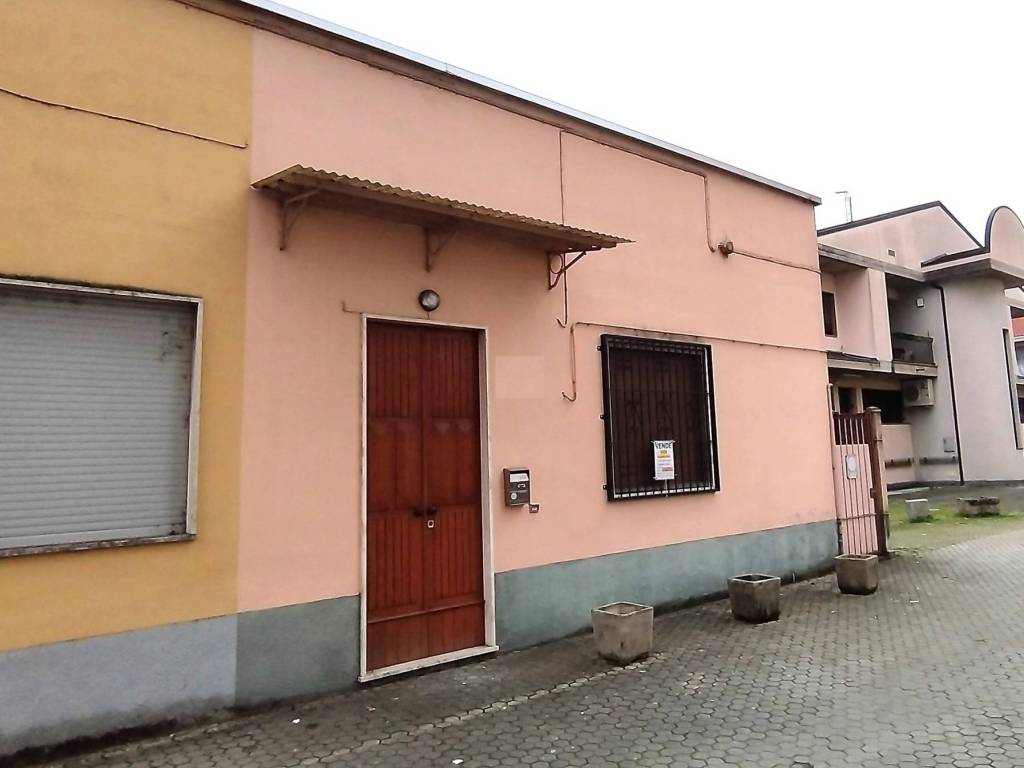 casa indipendente in vendita a Cassolnovo